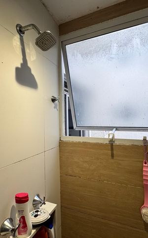 Apartamento à venda com 43m², 2 quartos e 1 vaga Apartamento à venda com 43m², 2 quartos e 1 vagaBanheiro Social