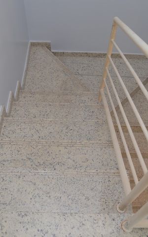 Casa de condomínio para alugar com 79m², 3 quartos e 1 vagaDetalhe da Escada