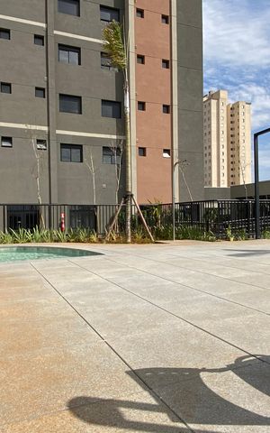 Apartamento à venda com 78m², 2 quartos e 2 vagas Apartamento à venda com 78m², 2 quartos e 2 vagasÁrea comum - Piscina