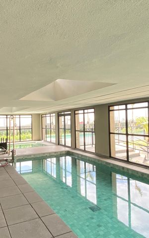 Apartamento à venda com 78m², 2 quartos e 2 vagas Apartamento à venda com 78m², 2 quartos e 2 vagasÁrea comum - Piscina