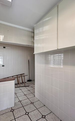 Casa para alugar com 239m², 3 quartos e 3 vagasCozinha 