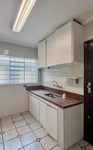 Casa para alugar com 239m², 3 quartos e 3 vagasCozinha 