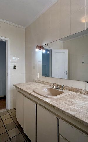 Casa para alugar com 239m², 3 quartos e 3 vagasBanheiro Social