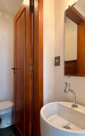 Casa para alugar com 239m², 3 quartos e 3 vagasLavabo