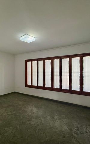Casa para alugar com 239m², 3 quartos e 3 vagasSala