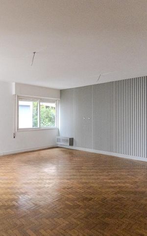Apartamento para alugar com 147m², 3 quartos e sem vaga Apartamento para alugar com 147m², 3 quartos e sem vagaSala