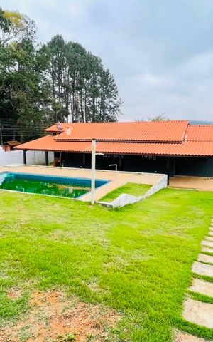 Casa para alugar com 145m², 3 quartos e 8 vagas Casa para alugar com 145m², 3 quartos e 8 vagasGaragem e piscina