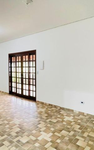 Casa para alugar com 145m², 3 quartos e 8 vagas Casa para alugar com 145m², 3 quartos e 8 vagasSala