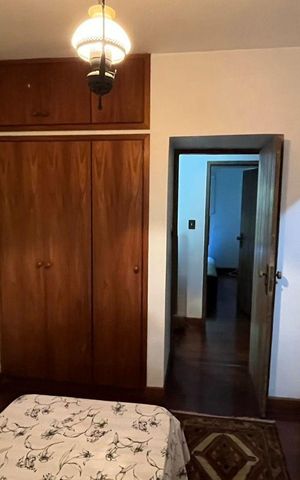 Casa à venda com 450m², 4 quartos e 2 vagas Casa à venda com 450m², 4 quartos e 2 vagasQuarto