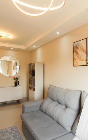 Casa à venda com 146m², 3 quartos e 2 vagas Casa à venda com 146m², 3 quartos e 2 vagasSala