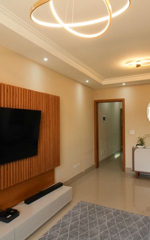Casa à venda com 146m², 3 quartos e 2 vagas Casa à venda com 146m², 3 quartos e 2 vagasSala