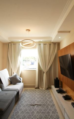 Casa à venda com 146m², 3 quartos e 2 vagas Casa à venda com 146m², 3 quartos e 2 vagasSala