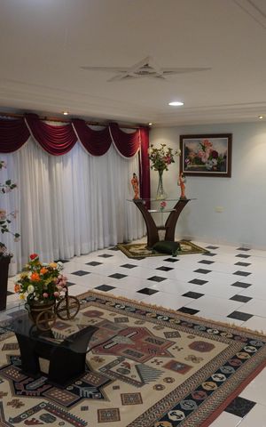 Casa à venda com 1100m², 5 quartos e 6 vagasSala