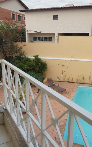 Casa de condomínio à venda com 540m², 4 quartos e 2 vagasSacada da suite
