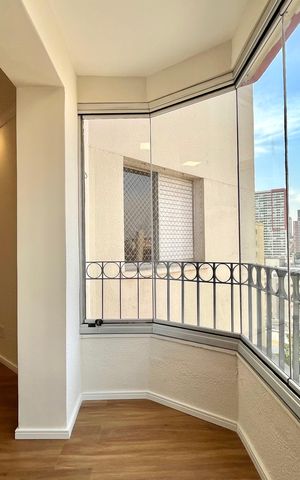 Apartamento à venda com 70m², 3 quartos e 1 vaga Apartamento à venda com 70m², 3 quartos e 1 vagaVaranda