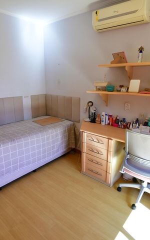 Casa de condomínio à venda com 292m², 5 quartos e 4 vagasQuarto 3