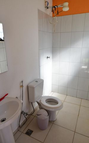 Casa de condomínio à venda com 292m², 5 quartos e 4 vagasBanheiro de serviço