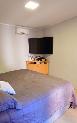Casa de condomínio à venda com 292m², 5 quartos e 4 vagasQuarto 1 - Suíte