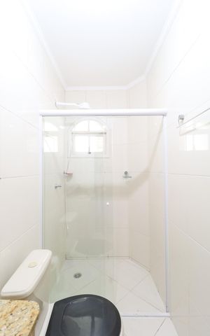 Casa de condomínio para alugar com 220m², 3 quartos e 4 vagas