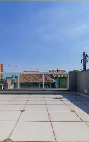 Casa à venda com 267m², 4 quartos e 6 vagas Casa à venda com 267m², 4 quartos e 6 vagasVaranda