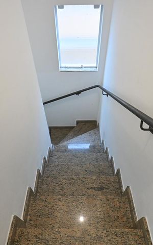 Casa para alugar com 180m², 3 quartos e 4 vagasEscada