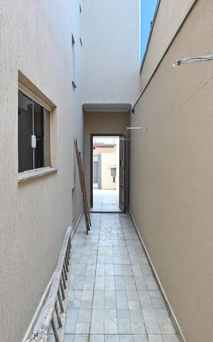 Casa para alugar com 180m², 3 quartos e 4 vagasCorredor Externo
