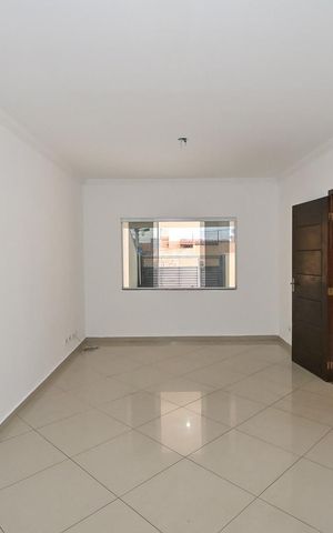 Casa para alugar com 180m², 3 quartos e 4 vagasSala