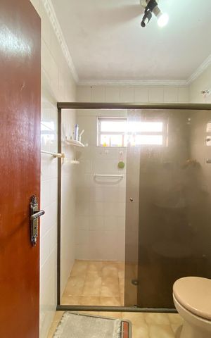 Casa à venda com 125m², 2 quartos e 2 vagas Casa à venda com 125m², 2 quartos e 2 vagasBanheiro