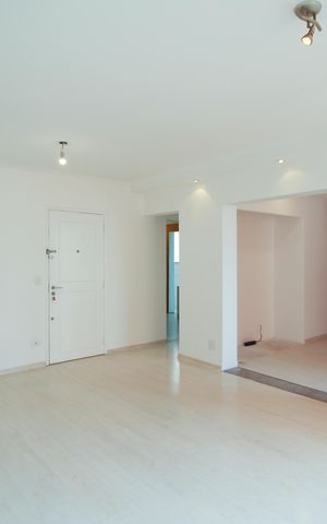 Apartamento à venda com 97m², 2 quartos e 1 vaga Apartamento à venda com 97m², 2 quartos e 1 vagaSala