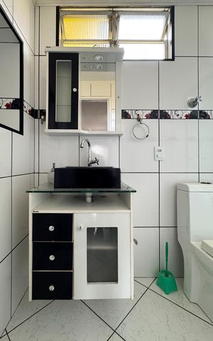 Casa à venda com 253m², 5 quartos e 3 vagasBanheiro - Suíte