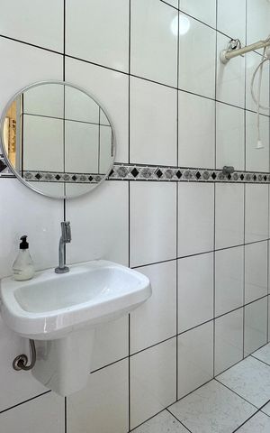 Casa à venda com 253m², 5 quartos e 3 vagasBanheiro de serviço