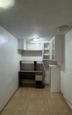 Casa à venda com 253m², 5 quartos e 3 vagasEscritório