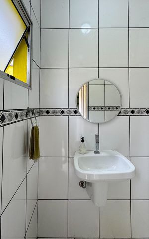 Casa à venda com 253m², 5 quartos e 3 vagasBanheiro de serviço