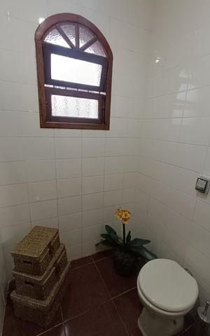 Casa para alugar com 350m², 5 quartos e 1 vaga Casa para alugar com 350m², 5 quartos e 1 vagaBANHEIRO 4 LAVABO