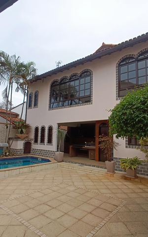 Casa para alugar com 350m², 5 quartos e 1 vaga Casa para alugar com 350m², 5 quartos e 1 vagaAREA COMUM PISCINA E SERVICOS