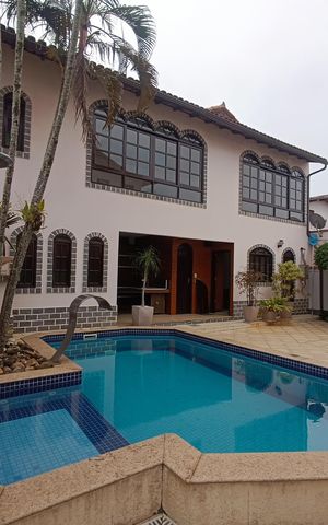 Casa para alugar com 350m², 5 quartos e 1 vaga Casa para alugar com 350m², 5 quartos e 1 vagaAREA COMUM PISCINA