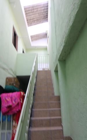 Casa para alugar com 75m², 2 quartos e 1 vagaescada de acesso