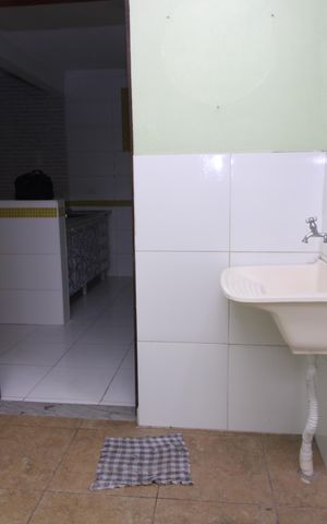Casa para alugar com 75m², 2 quartos e 1 vagaÁrea de Serviço