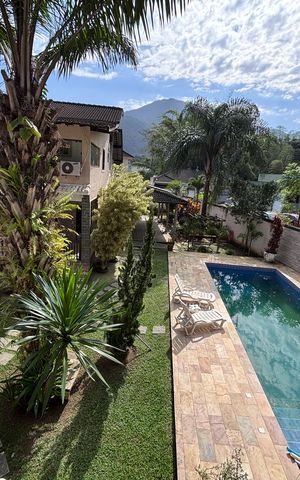 Casa de condomínio para alugar com 618m², 4 quartos e 4 vagas Casa de condomínio para alugar com 618m², 4 quartos e 4 vagasÁrea externa