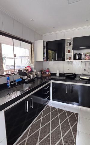 Casa de condomínio para alugar com 618m², 4 quartos e 4 vagas Casa de condomínio para alugar com 618m², 4 quartos e 4 vagasCozinha