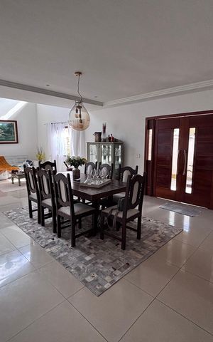 Casa de condomínio para alugar com 618m², 4 quartos e 4 vagas Casa de condomínio para alugar com 618m², 4 quartos e 4 vagasSala