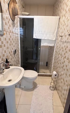Casa de condomínio para alugar com 618m², 4 quartos e 4 vagas Casa de condomínio para alugar com 618m², 4 quartos e 4 vagasBanheiro de serviço