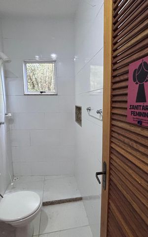 Casa de condomínio para alugar com 618m², 4 quartos e 4 vagas Casa de condomínio para alugar com 618m², 4 quartos e 4 vagasBanheiro externo