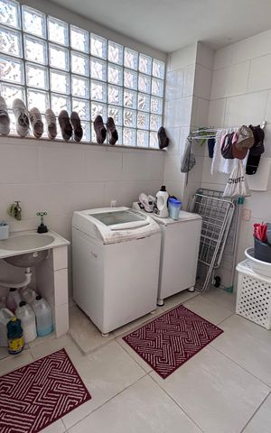 Casa de condomínio para alugar com 618m², 4 quartos e 4 vagas Casa de condomínio para alugar com 618m², 4 quartos e 4 vagasÁrea de Serviço