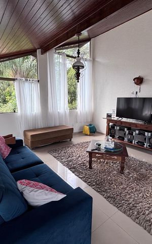Casa de condomínio para alugar com 618m², 4 quartos e 4 vagas Casa de condomínio para alugar com 618m², 4 quartos e 4 vagasSala de TV