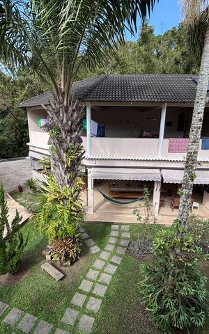 Casa de condomínio para alugar com 618m², 4 quartos e 4 vagas Casa de condomínio para alugar com 618m², 4 quartos e 4 vagasVista