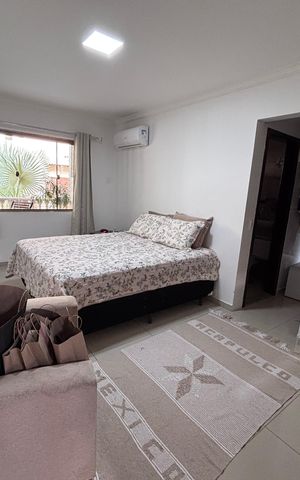 Casa de condomínio para alugar com 618m², 4 quartos e 4 vagas Casa de condomínio para alugar com 618m², 4 quartos e 4 vagasQuarto 1