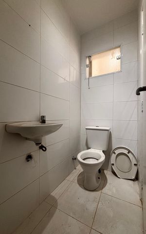 Casa de condomínio à venda com 520m², 4 quartos e 9 vagas Casa de condomínio à venda com 520m², 4 quartos e 9 vagasBanheiro de serviço