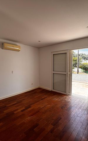 Casa de condomínio à venda com 520m², 4 quartos e 9 vagas Casa de condomínio à venda com 520m², 4 quartos e 9 vagasSuíte 4