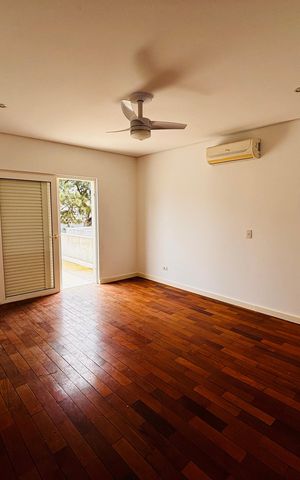 Casa de condomínio à venda com 520m², 4 quartos e 9 vagas Casa de condomínio à venda com 520m², 4 quartos e 9 vagasSuíte 3